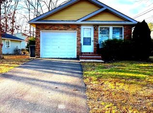 8 Dogwood Rd, Manahawkin, NJ 08050