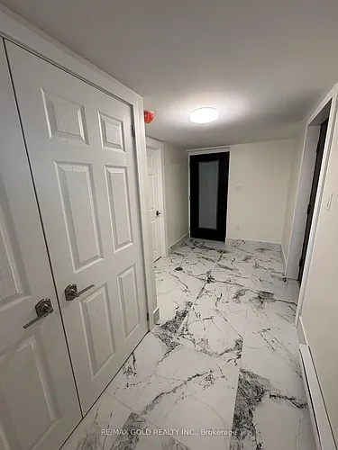 145 Riverhead Dr #BASEMENT Photo 1