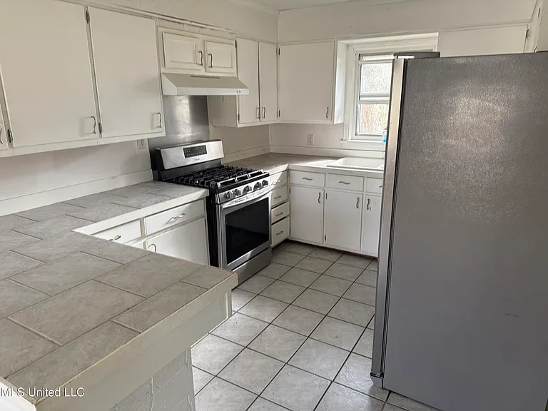 307 45th St — Photo 7