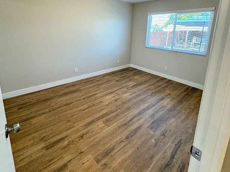 1604 Jasper Ave — Photo 10