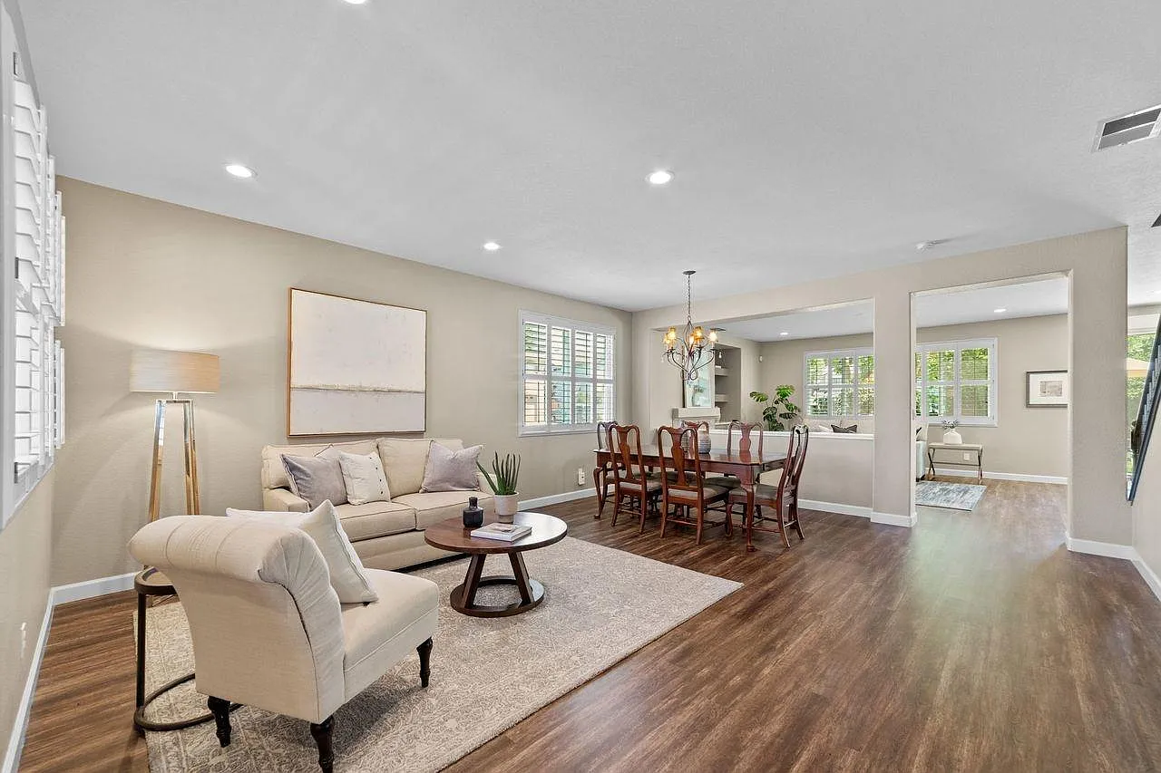 2312 Medallion Way — Photo 2