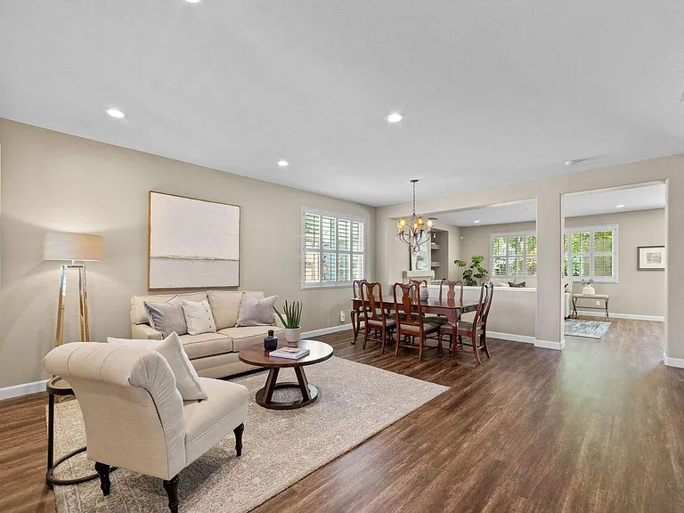 2312 Medallion Way — Photo 2