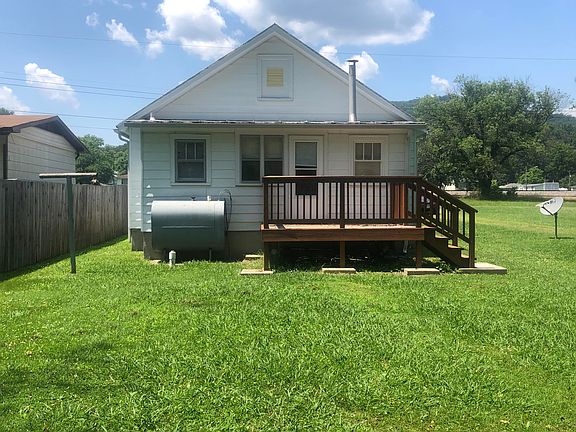 5th image of 615 Powhatan St