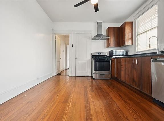 3rd image of 4313 S Tonti St