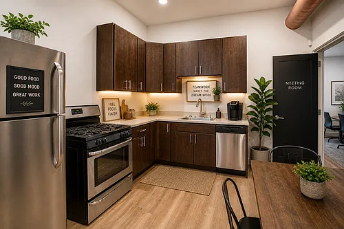 HUGE 1 Bedroom Apartment in Wicker Park Photo 1