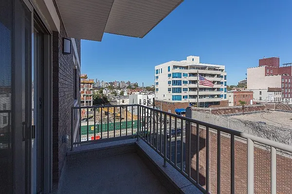 Rented by Astoria NY Condos | media 42