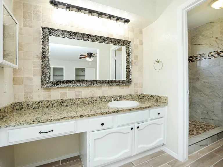 22318 Fincastle Dr — Photo 25