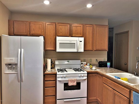 4th image of 19135 Joslin Cir