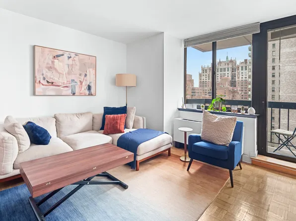 250 East 40th Street 17F image 1 of 12
