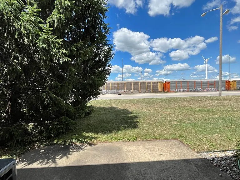 1001 Fannon Dr — Photo 21