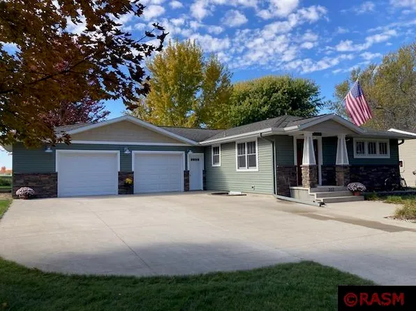 317 Hollywood Ave, New Ulm, MN 56073