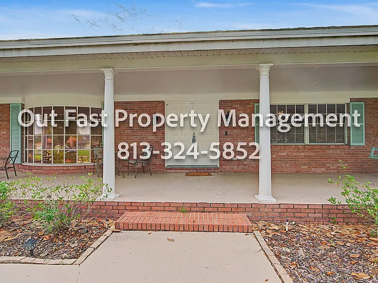 639 Howard Ave — Photo 3
