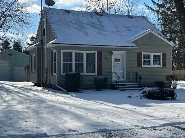 812 Murray Dr, Tecumseh, MI 49286