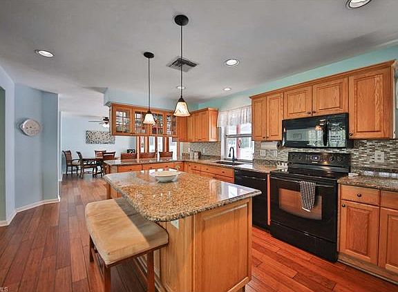 5th image of 1360 Melaleuca Ln