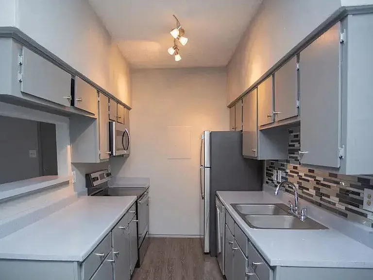 The Griffin Apartments — Photo 9