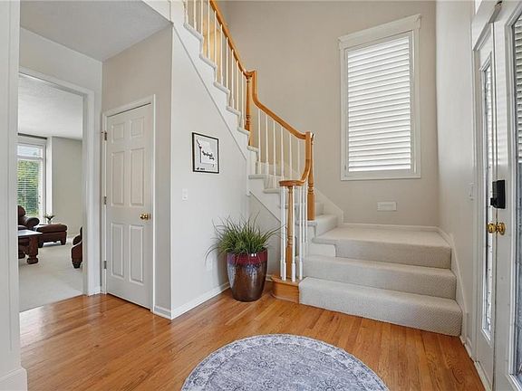 5th image of 10223 River Hills Ct