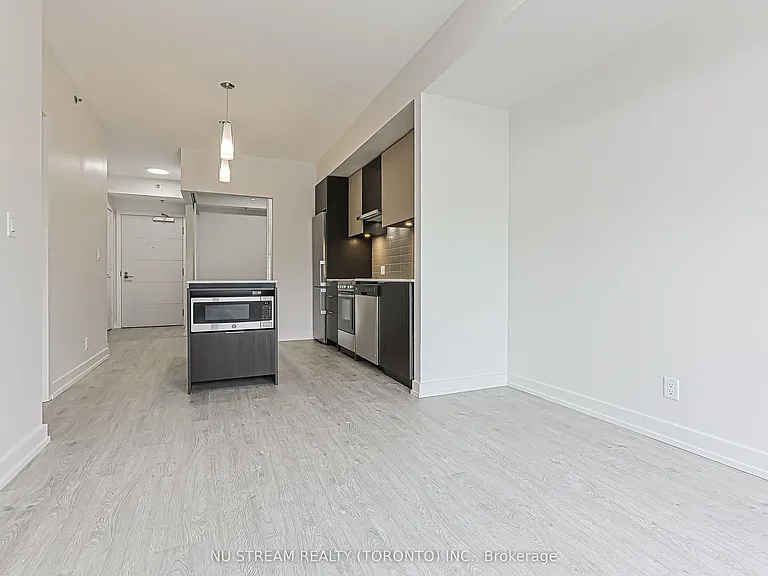 203 College St #905 — Photo 8