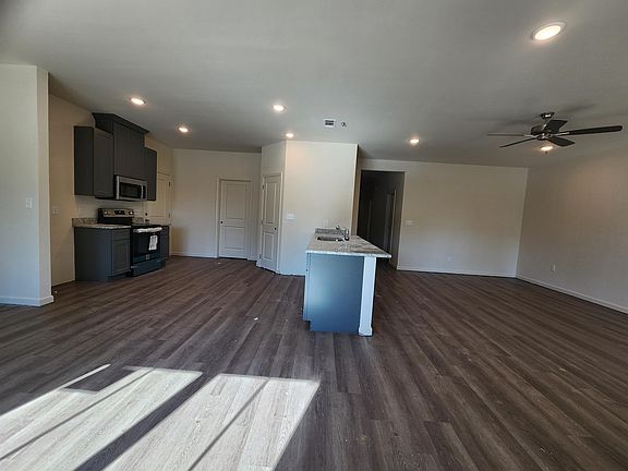 4th image of 20999 Oregon St