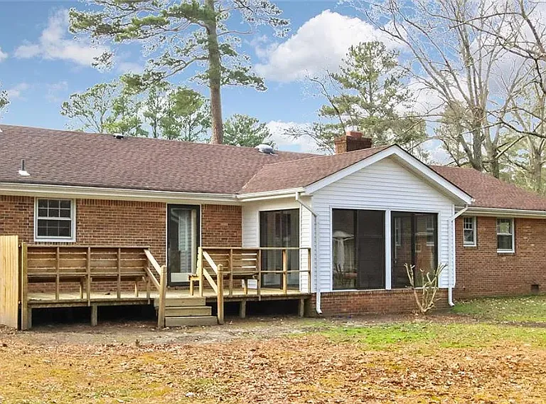 205 Woodford Dr — Photo 23