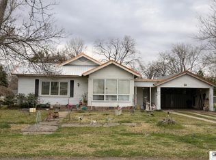 402 E Jefferson St, Oak Grove, LA 71263