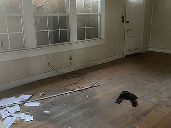 118 W Santa Clair St