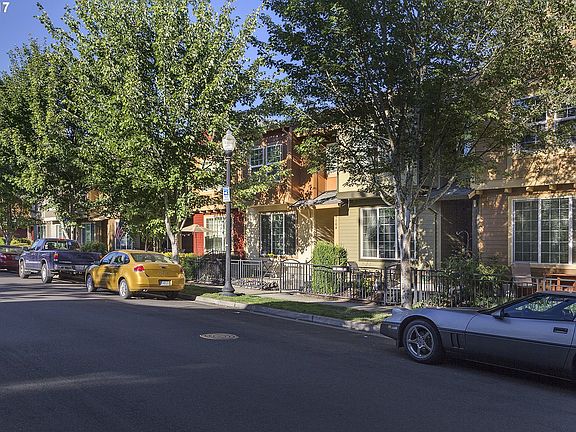 3rd image of 1104 SE Alika Ave