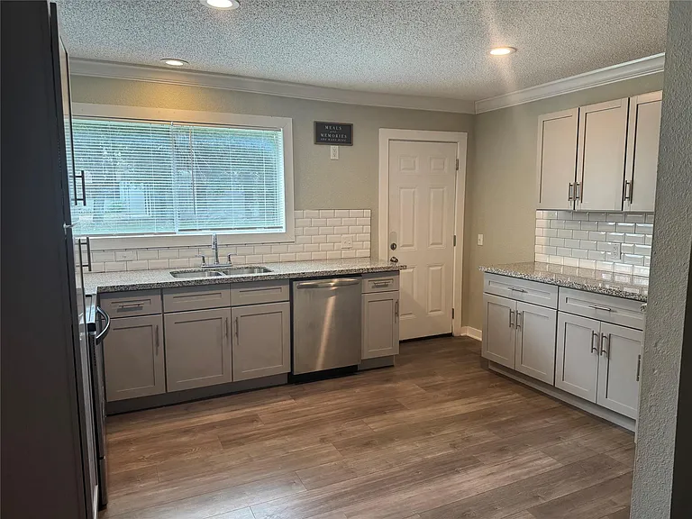 1319 Lyric Ln — Photo 2