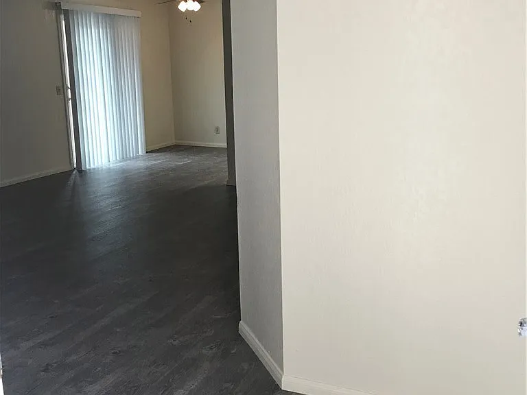 2129 Woodberry Ave #4 — Photo 3