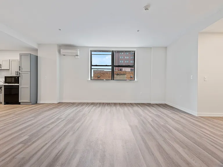Altamont Apartments Limited-Time Special! First Month FREE with Approved Application! — Photo 49