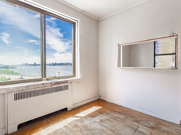 2nd image of 18 Riverside Dr W Unit 4C