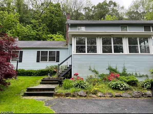 45 Academy St, Oxford Twp., NJ 07863