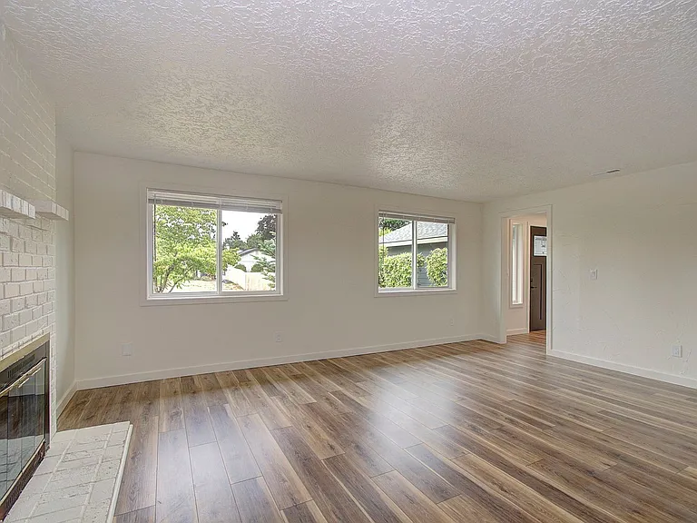 14317 SE 14th St — Photo 14