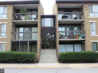 561 Florida Ave APT 104, Herndon, VA 20170