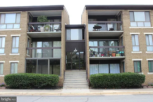 561 Florida Ave #104 Photo 1