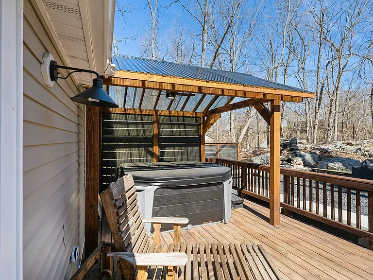 100 Poplar Ln — Photo 29