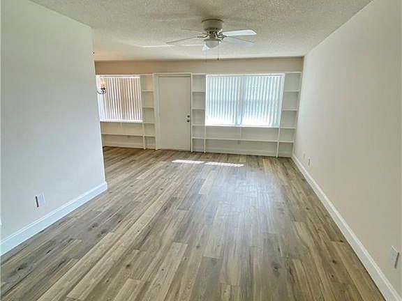 2nd image of 20 Lake Vista Trl APT 105