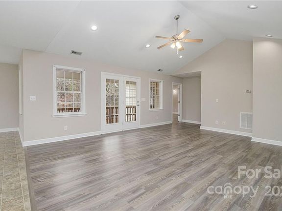 5th image of 297 Athens Dr