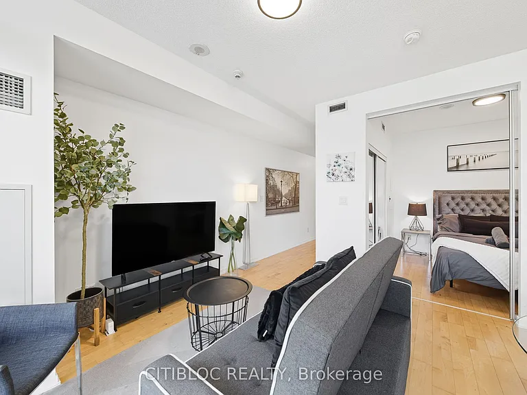 65 Bremner Blvd #4007 — Photo 18