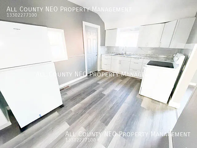 Newly renovated 3-bedroom, 1-bath home in Akron! — Photo 4