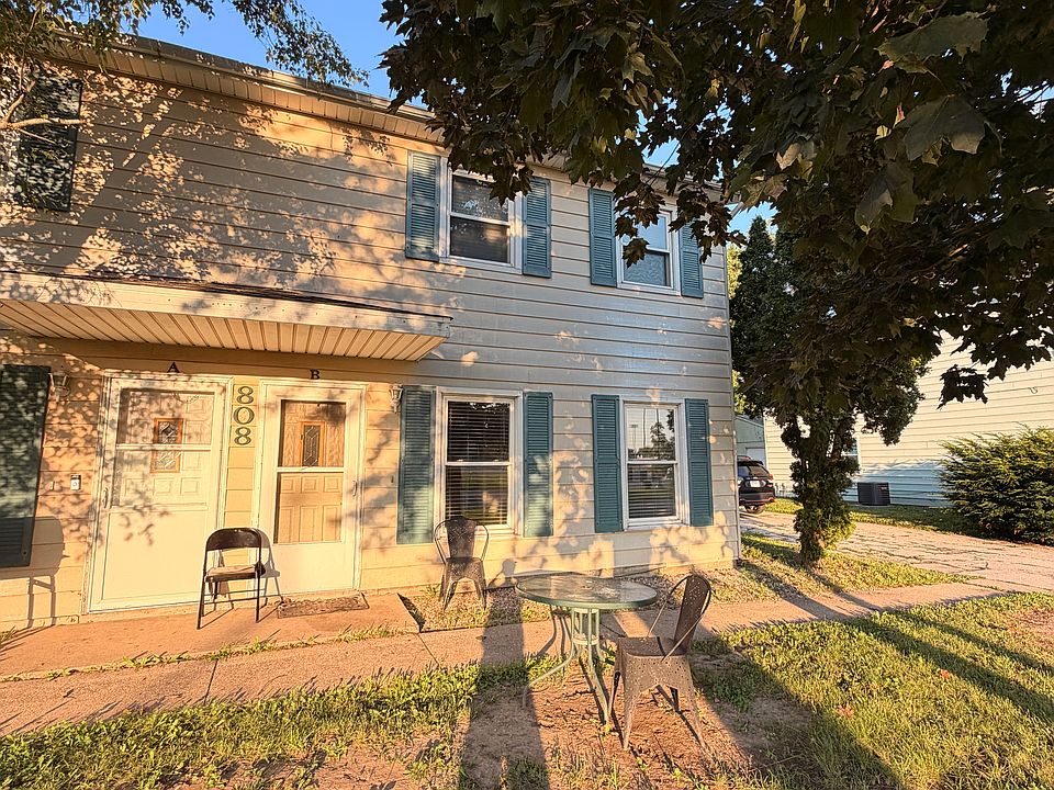 1st image of 808 Crescent Dr #B