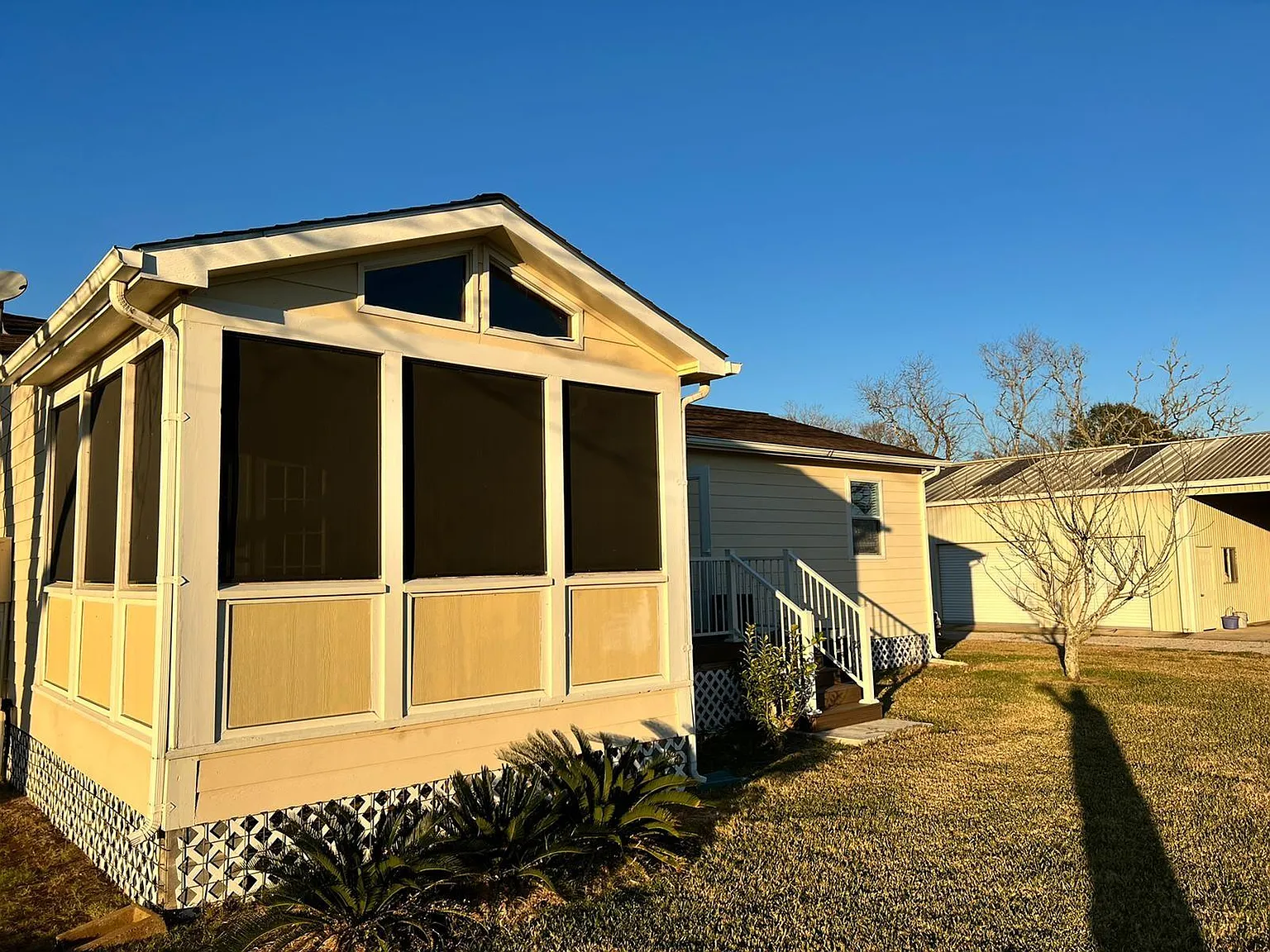 2 bed, 1.5 bath, 1856 sqft, $1,850 — Photo 2