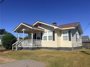 901 Goddard Ave, Seneca, SC 29678