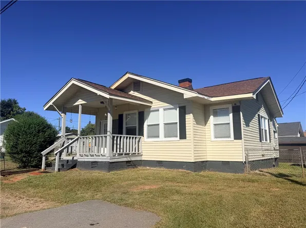 901 Goddard Ave, Seneca, SC 29678