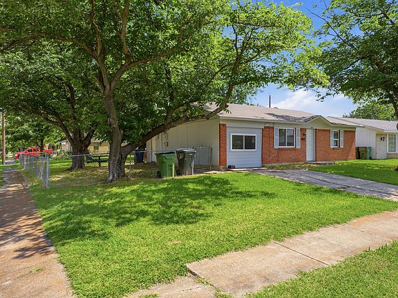 3rd image of 501 Rosewood Hills Dr