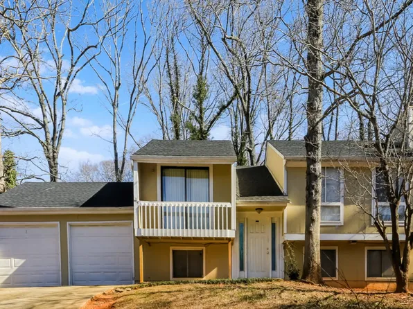1374 Muirfield Dr, Stone Mountain, GA 30088