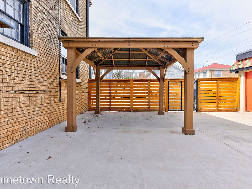 1st image of 225 NW 24th St #10325180