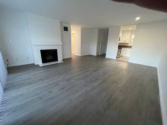 4th image of 4424 S Centinela Ave #5