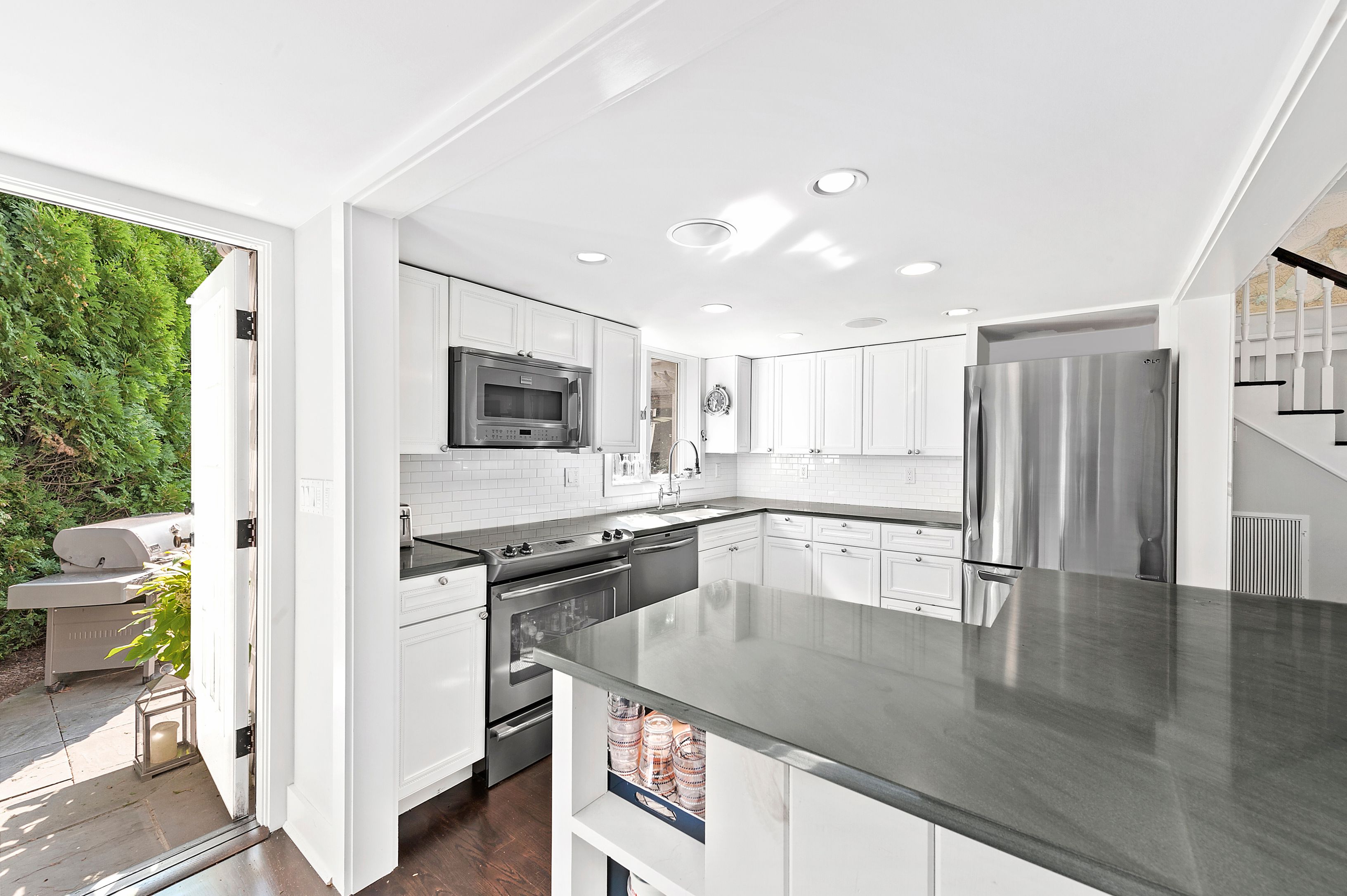 6 Wooleys Dr, Southampton, NY 11968 Out East