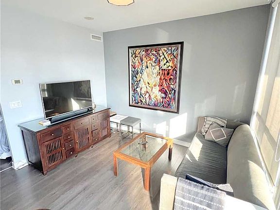 5th image of 110 Charles St E Unit 3210