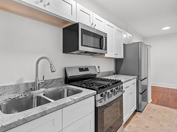 5th image of 557 Beverly Ct APT 1